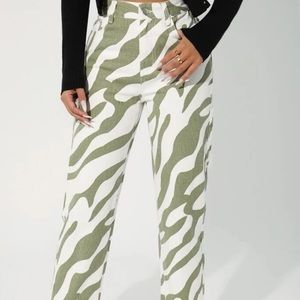 Green zebra print cropped pants high waisted